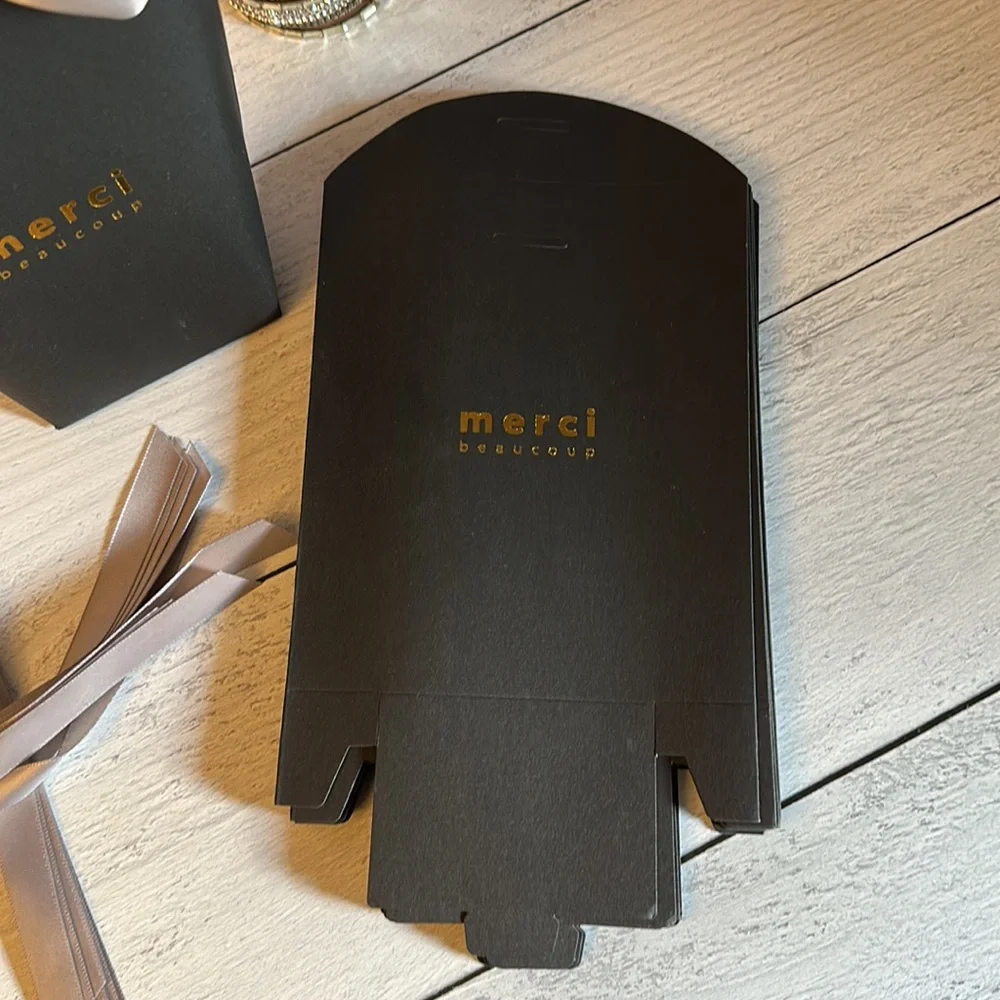 12 Pcs Paper Bags ( Merci Beaucoup ) Gift Bag, Packaging Box with Gray Ribbon - Picture 4 of 11